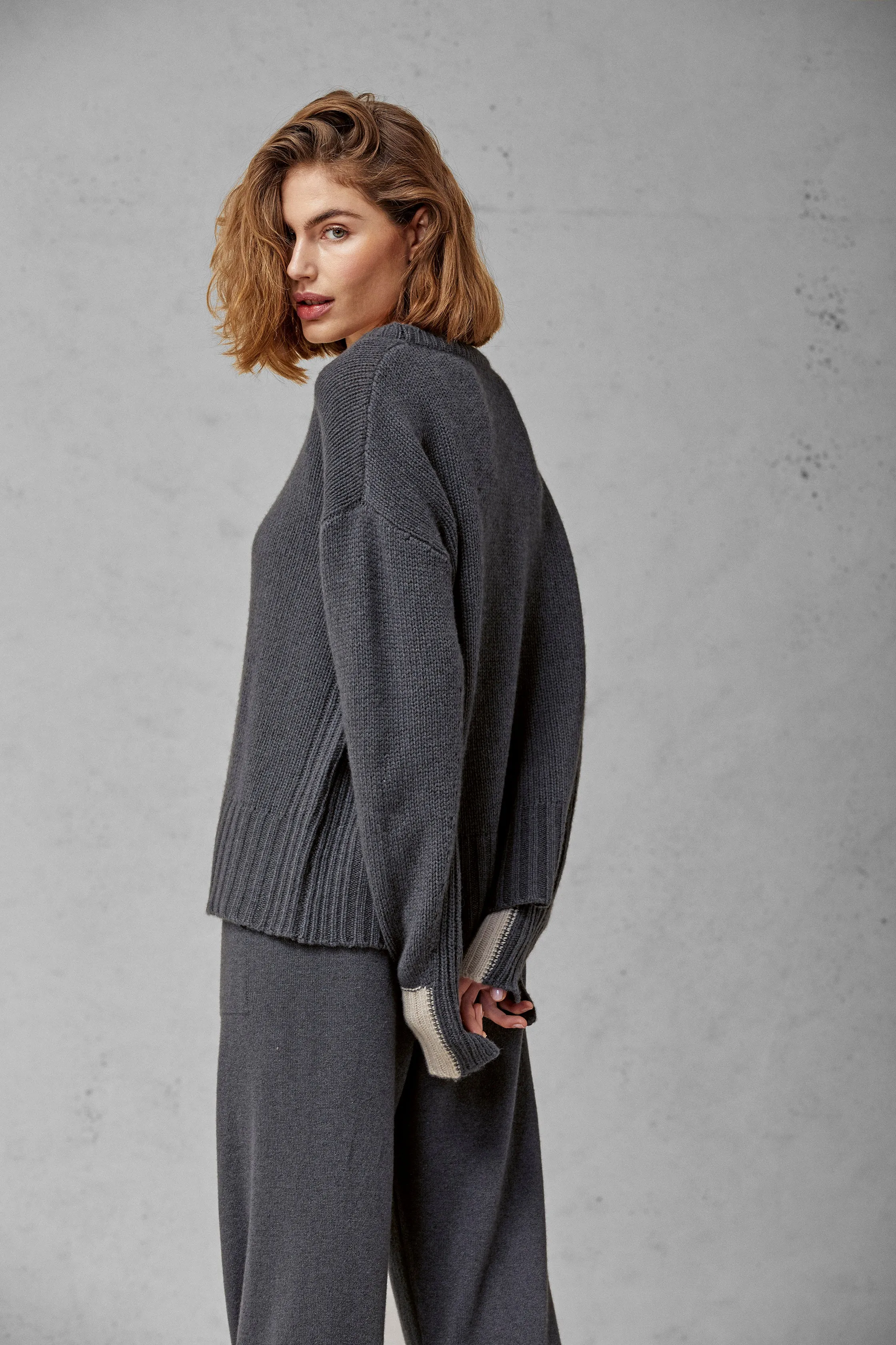 Cashmere Round Neck