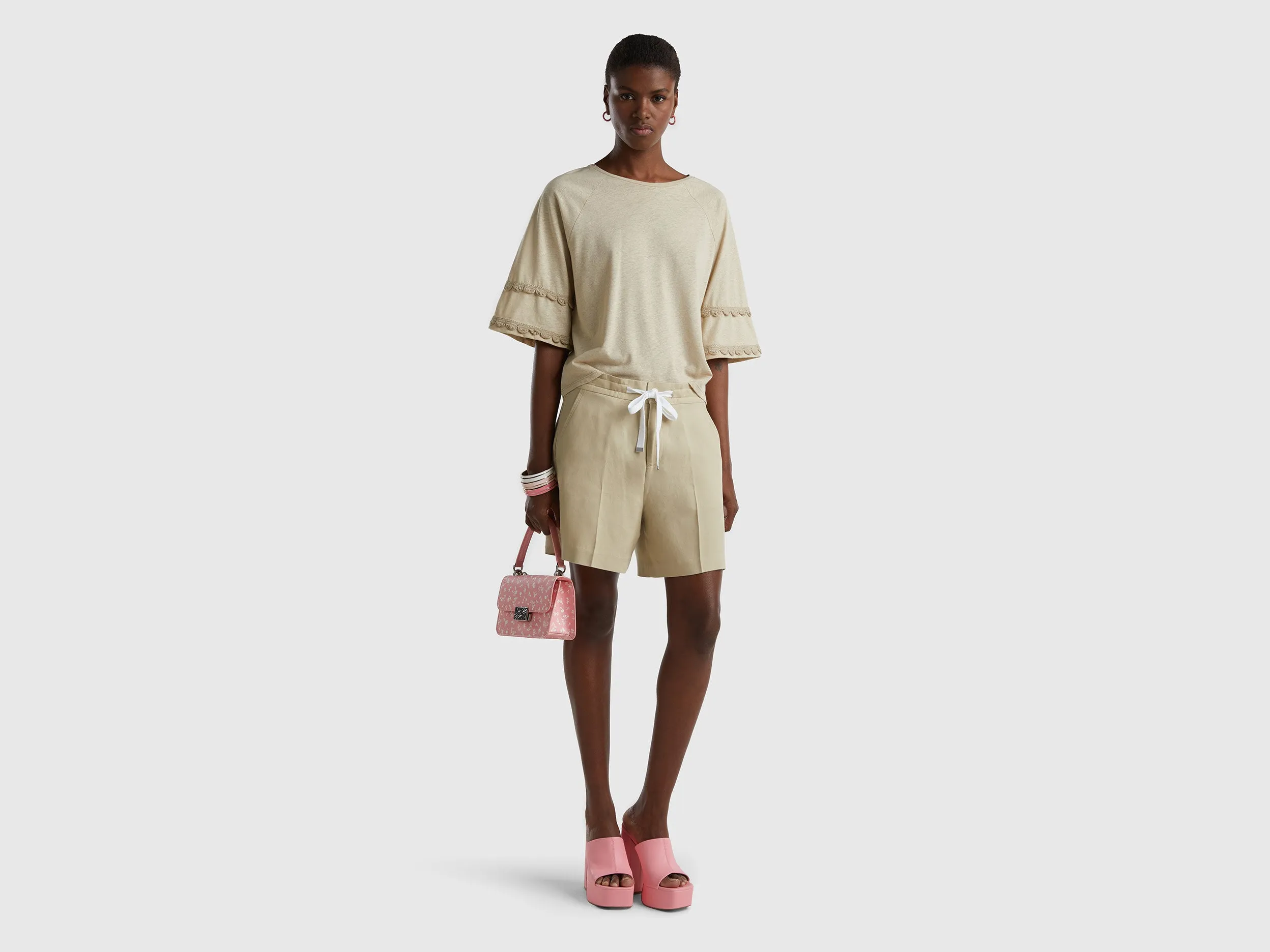 TOP IN LINEN BRAND