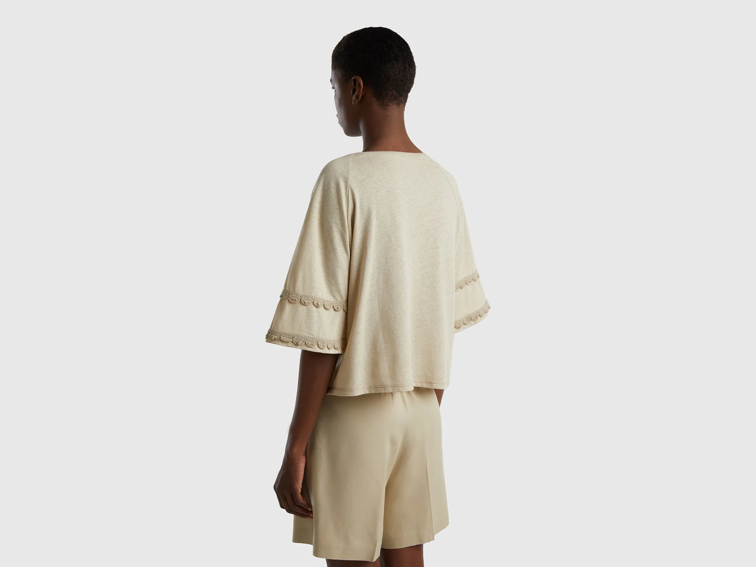 TOP IN LINEN BRAND